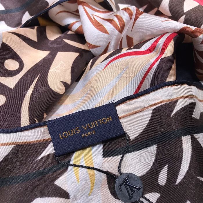 Louis Vuitton Scarf LVS00116